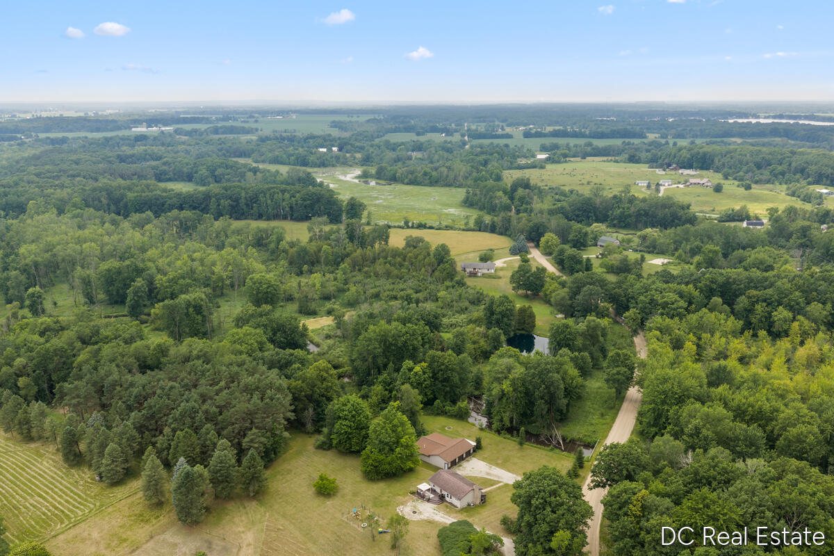 15721 West Almy Road Howard City, MI 49329 - Photo 32 of 35 15721-W-Almy_205