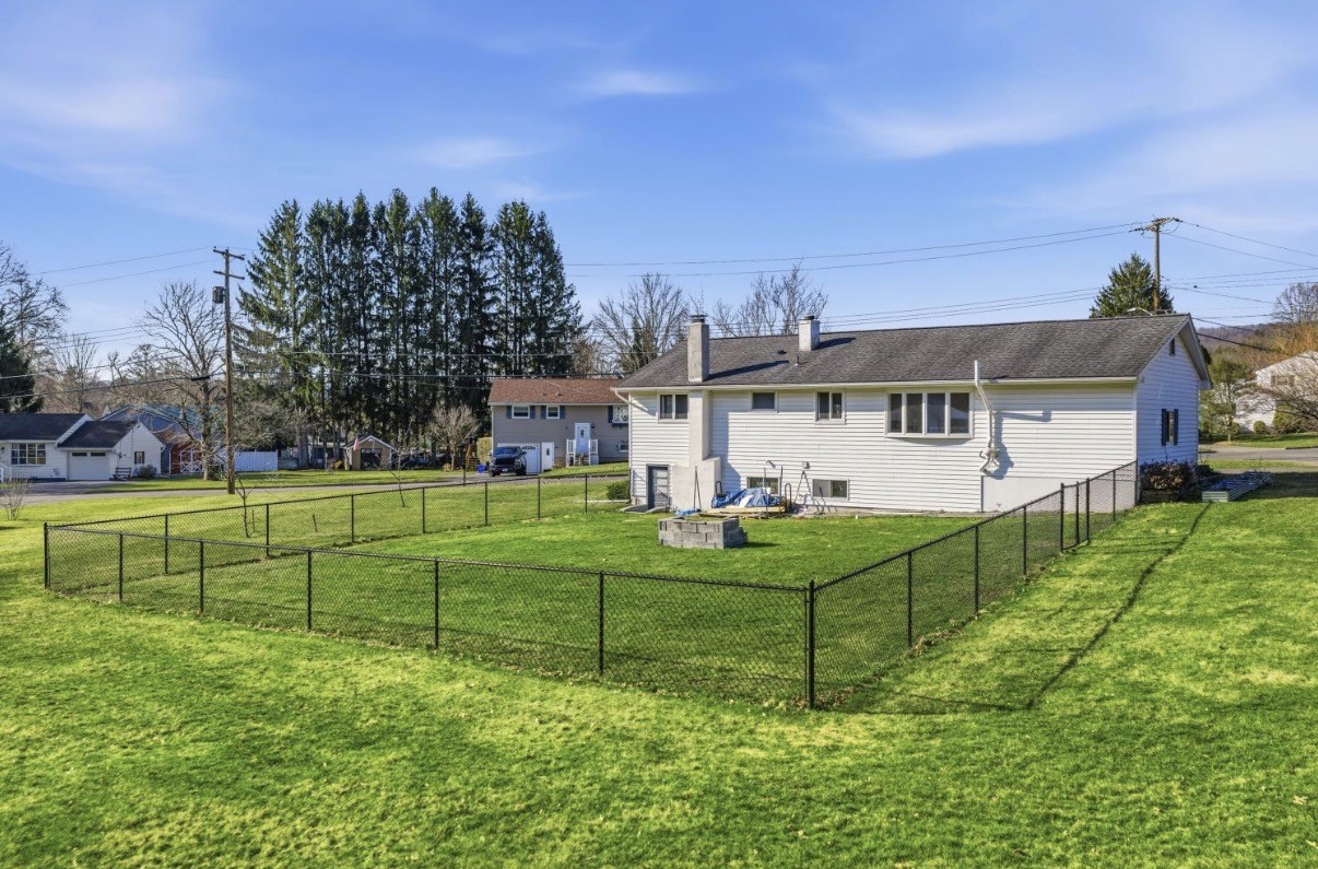 412 Payne Road Endicott, NY 13760 - Photo 5 of 27