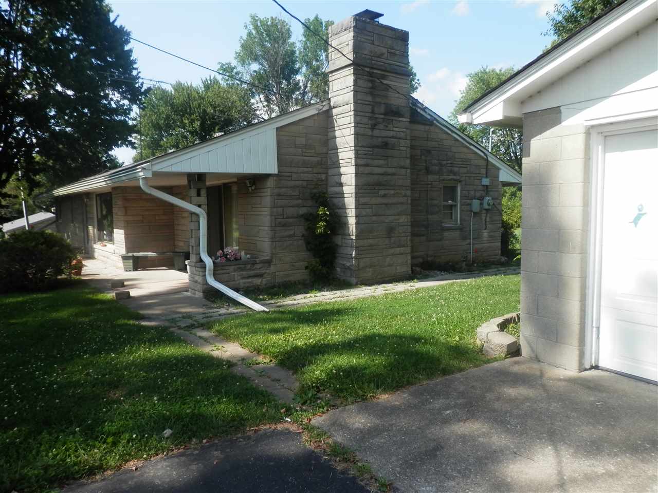 5325 South Fairfax Road Bloomington, IN 47401 - Photo 2 of 23 Gallery Image 2