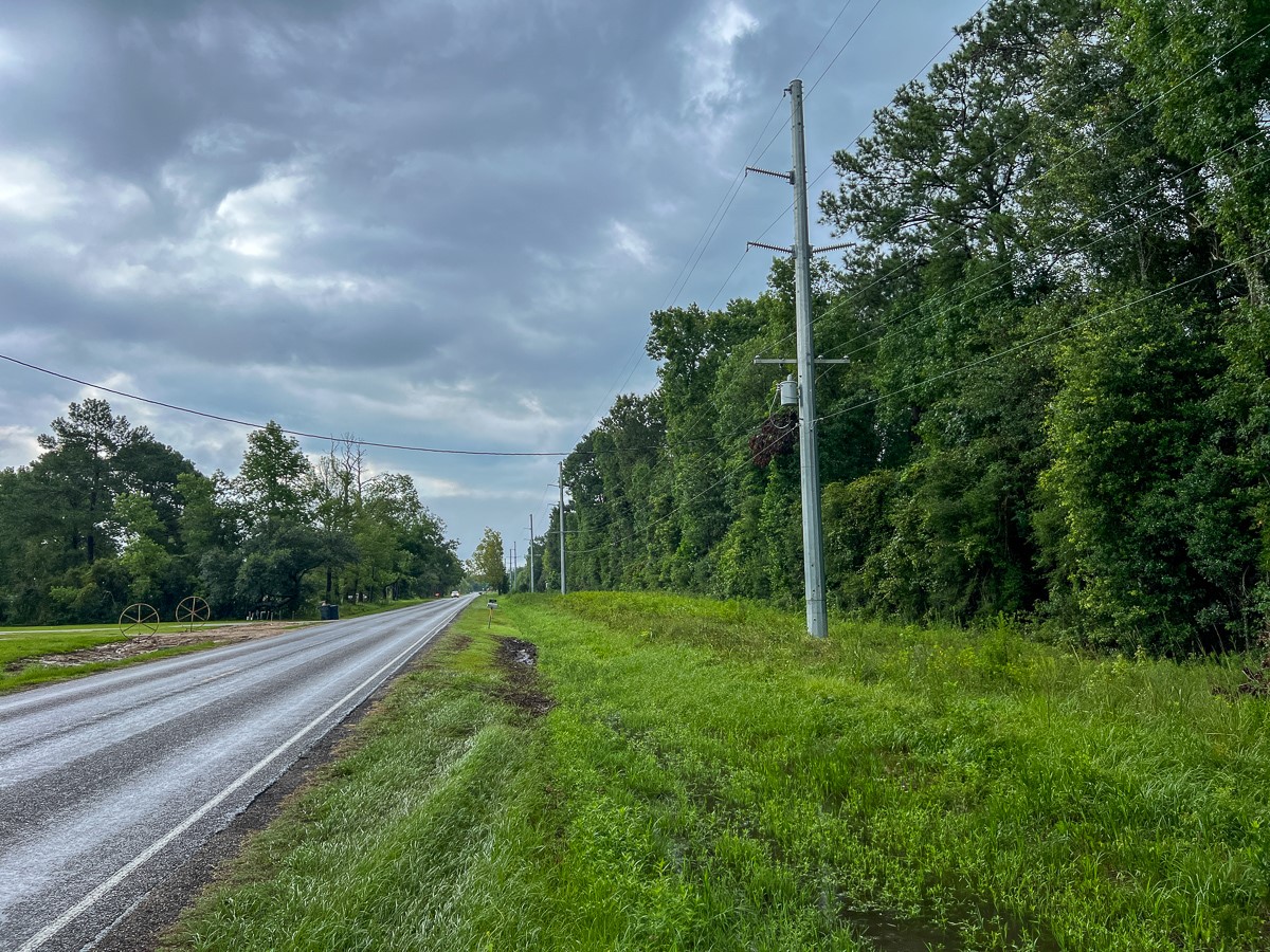 6 Fm 770 Liberty, TX 77575 - Photo 2 of 22 a view of a yard with basketball court