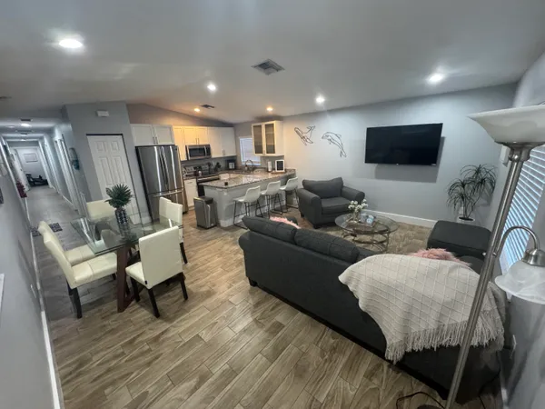 $3,500 | 601 North E Street, Lake Worth Beach, FL 33460