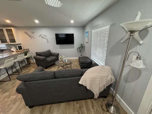 $3,500 | 601 North E Street, Lake Worth Beach, FL 33460