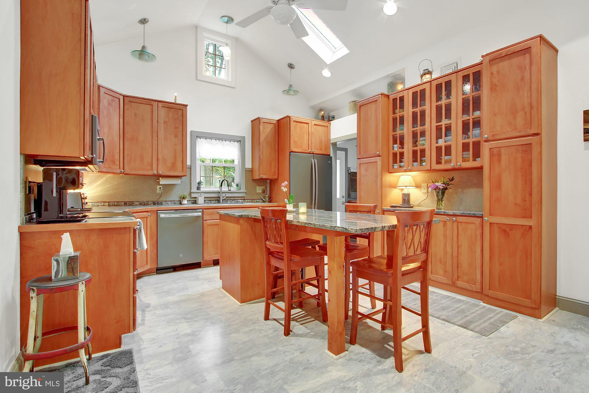 911 Locust Grove Road Middletown, PA 17057 - Photo 3 of 25 Kitchen
