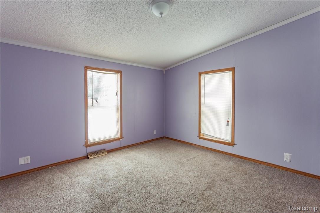 4774 Sycamore Road Newport, MI 48166 - Photo 22 of 29 IMG_4919.jpg