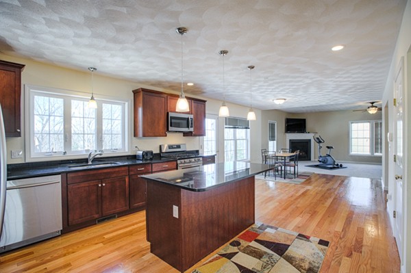 73 Snow Road Haverhill, MA 01832 - Photo 3 of 29 Gallery Image 3