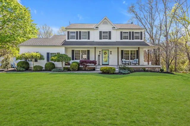 $820,000 | 7 Karen Court, Wading River, NY 11792