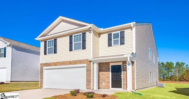 $1,950 | 1 Southern Pne Drive, Unit DARWIN, Greenville, SC 29605