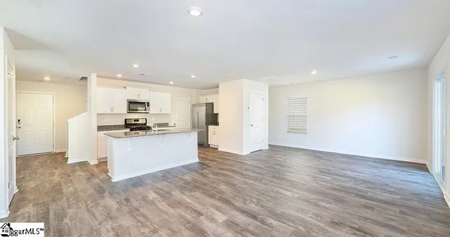 $1,950 | 1 Southern Pne Drive, Unit DARWIN, Greenville, SC 29605