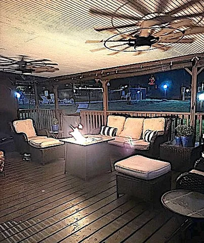 a view of a flower in a covered with flowers