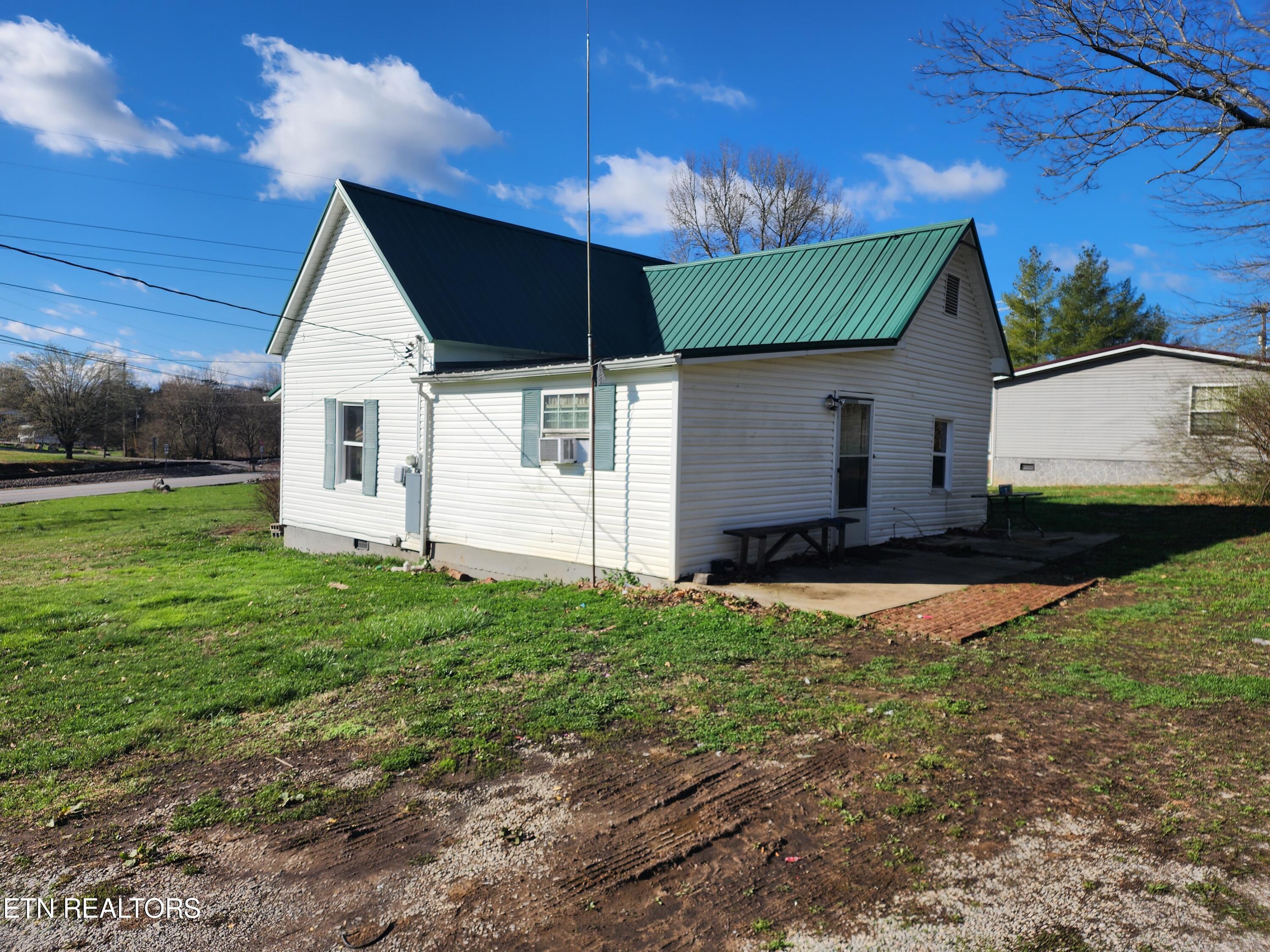 7915 Corryton Luttrell Road Corryton, TN 37721 - Photo 5 of 32 20240310_102544