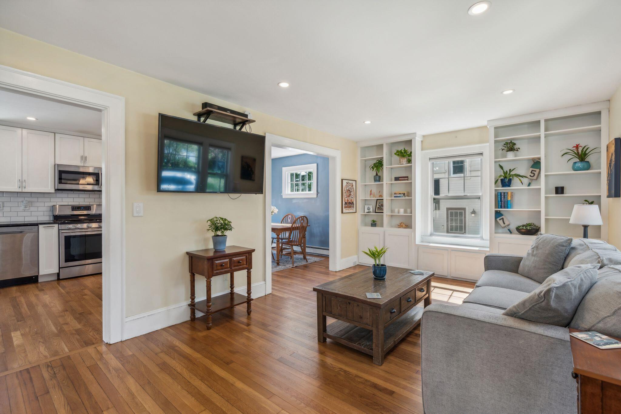 57 Gleckler Road Portland, ME 04103 - Photo 8 of 41 Living Room
