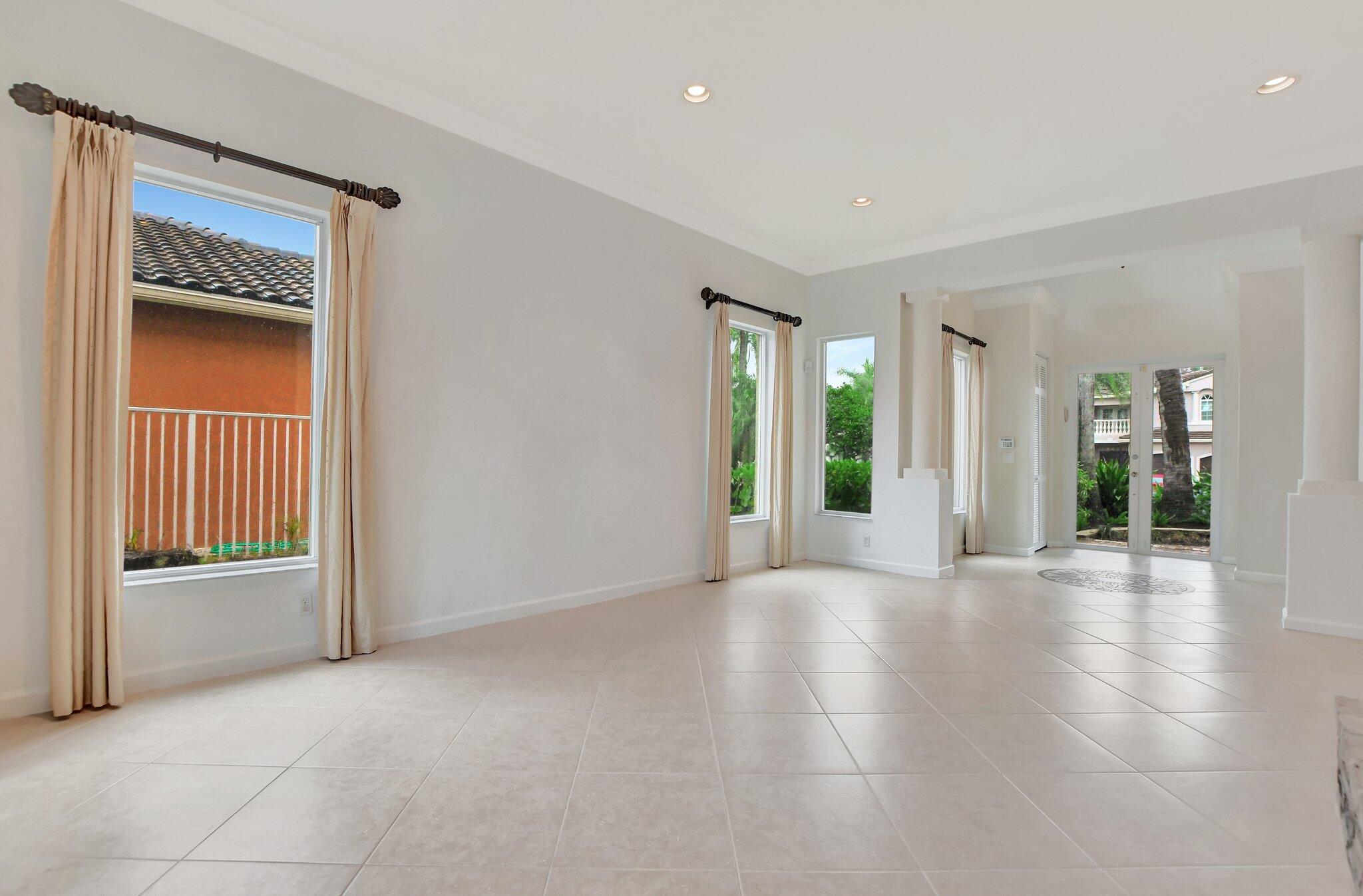 1760 Southwest 2nd Avenue Boca Raton, FL 33432 - Photo 5 of 36 Living Room