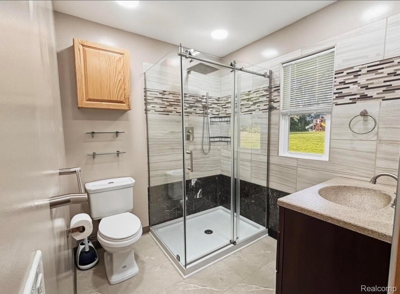 3835 North Graham Road Freeland, MI 48623 - Photo 16 of 30