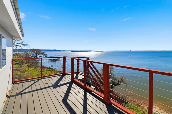 $479,000 | 919 Lakeshore Loop, Tow, TX 78672