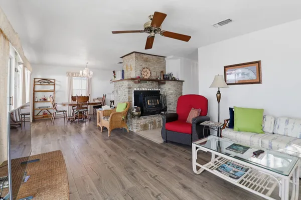 $479,000 | 919 Lakeshore Loop, Tow, TX 78672