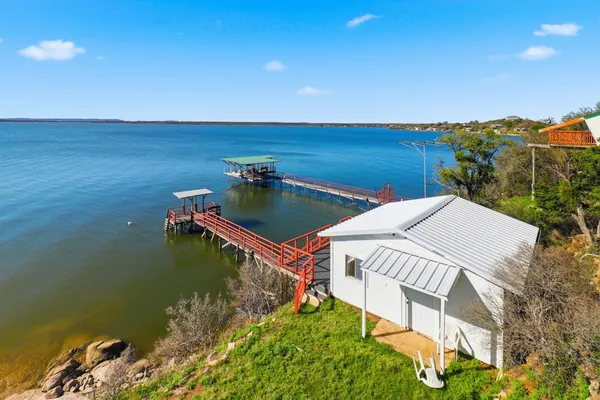 $479,000 | 919 Lakeshore Loop, Tow, TX 78672