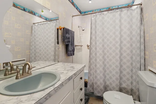 $479,000 | 919 Lakeshore Loop, Tow, TX 78672