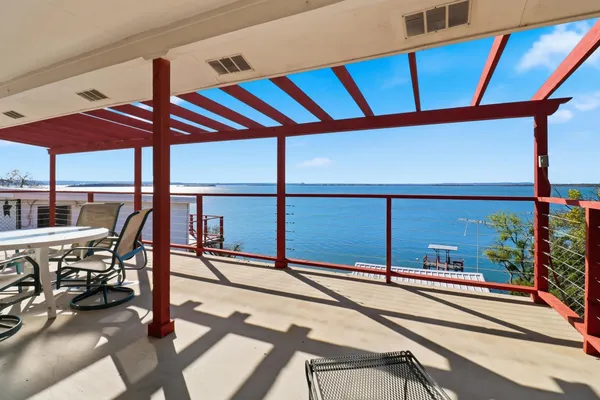 $479,000 | 919 Lakeshore Loop, Tow, TX 78672