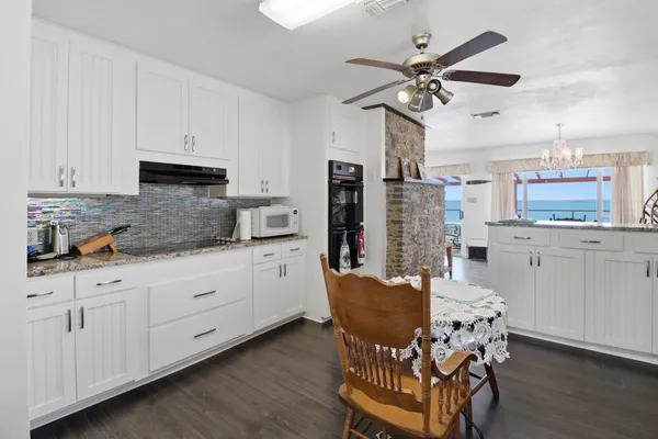 $479,000 | 919 Lakeshore Loop, Tow, TX 78672