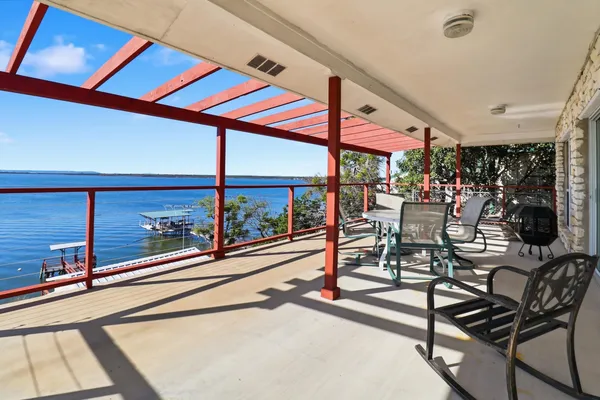 $479,000 | 919 Lakeshore Loop, Tow, TX 78672