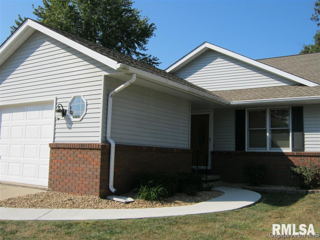 111 Astoria Road Springfield, IL 62704 - Photo 1 of 17