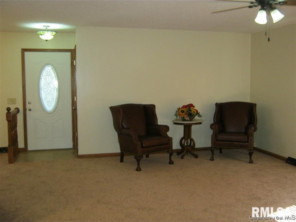 111 Astoria Road Springfield, IL 62704 - Photo 6 of 17