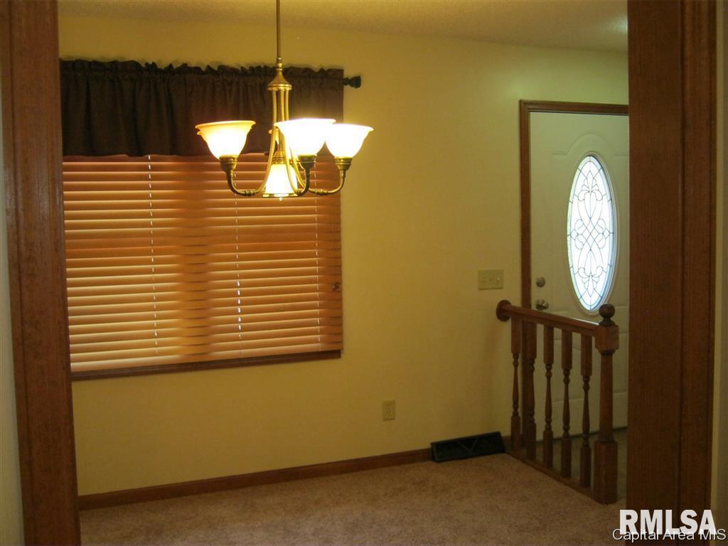 111 Astoria Road Springfield, IL 62704 - Photo 8 of 17