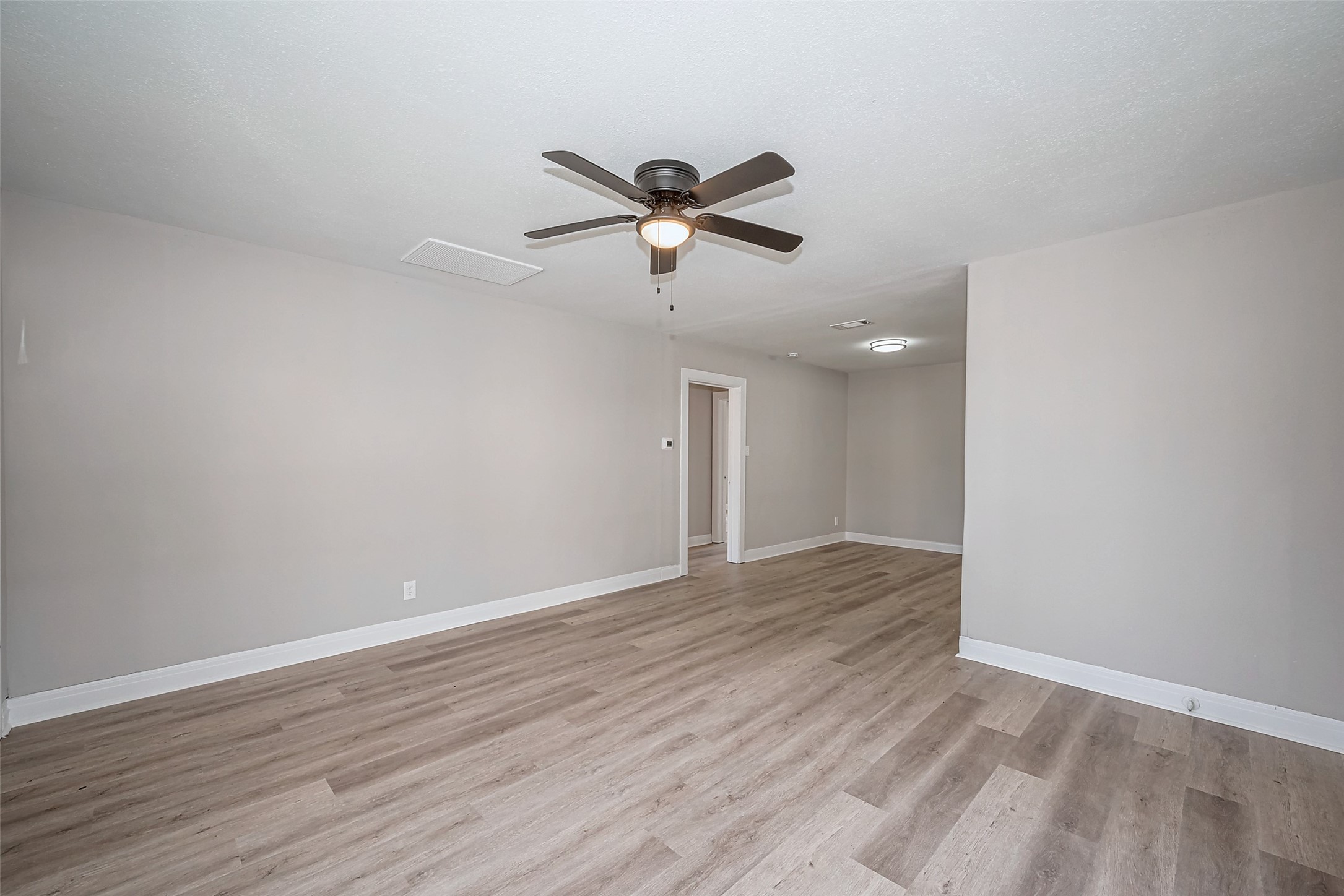 7424 Rusk Street Houston, TX 77011 - Photo 6 of 34