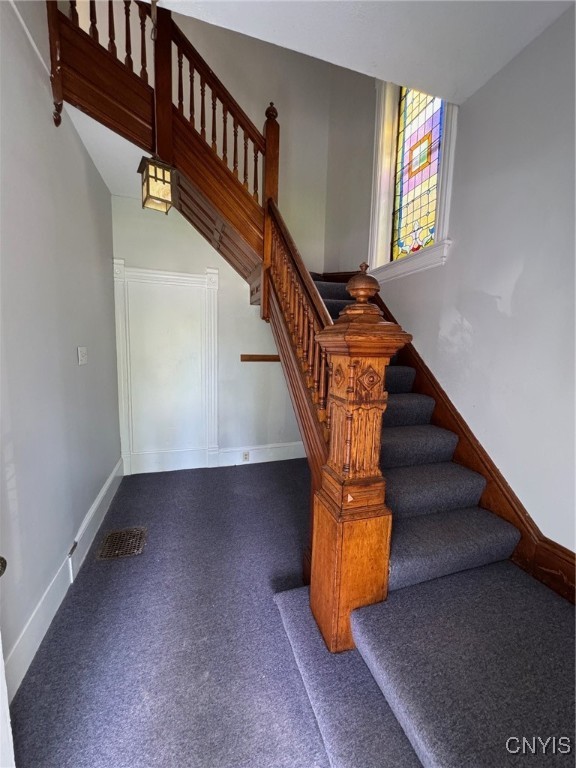 521 Main Street Oneida, NY 13421 - Photo 14 of 31 Entry to upper apartment