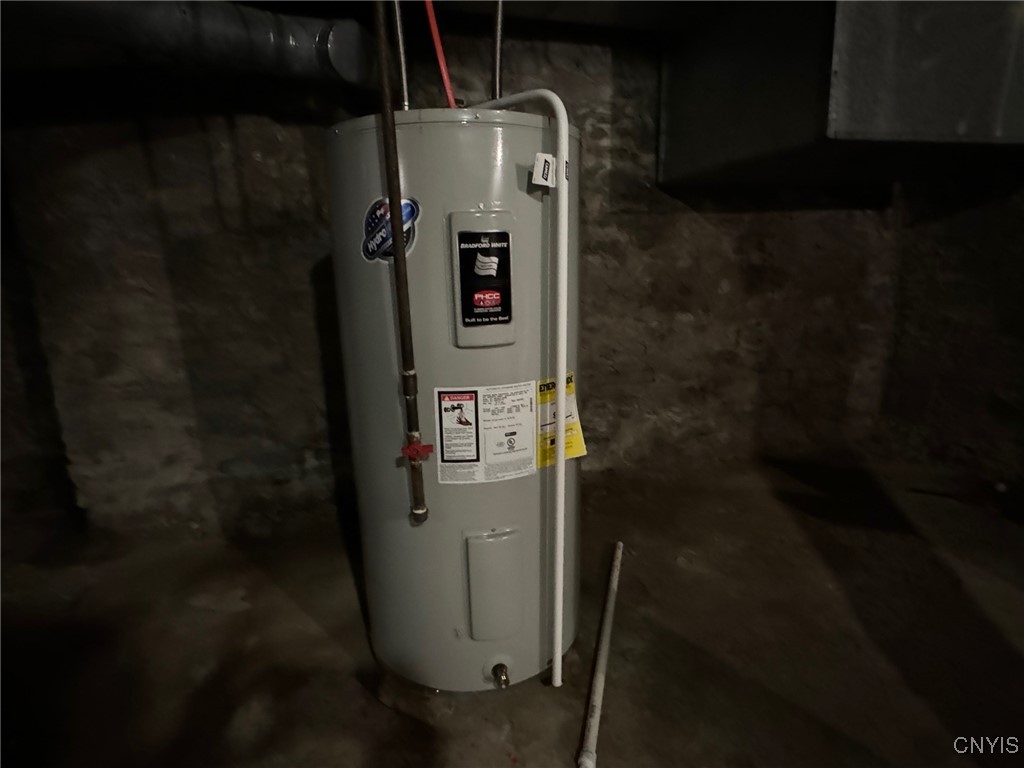 521 Main Street Oneida, NY 13421 - Photo 29 of 31 40 gallon hot water tank