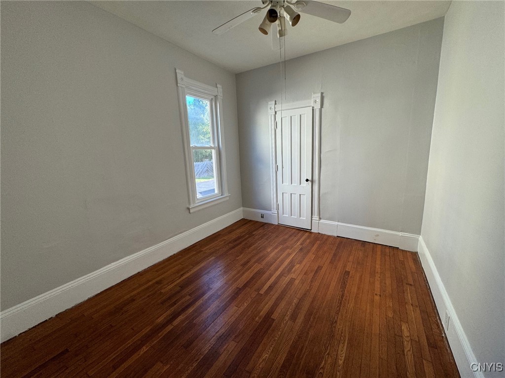 521 Main Street Oneida, NY 13421 - Photo 10 of 31 Bedroom #2 w/ walk in closet