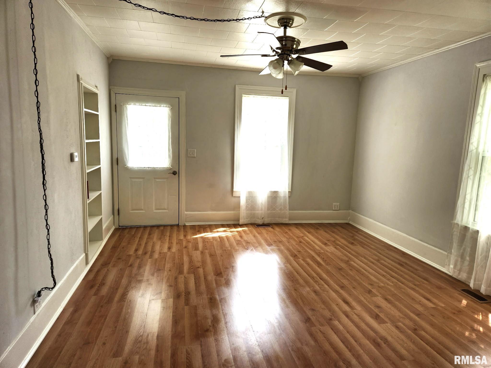 228 4th Street Lincoln, IL 62656 - Photo 13 of 38