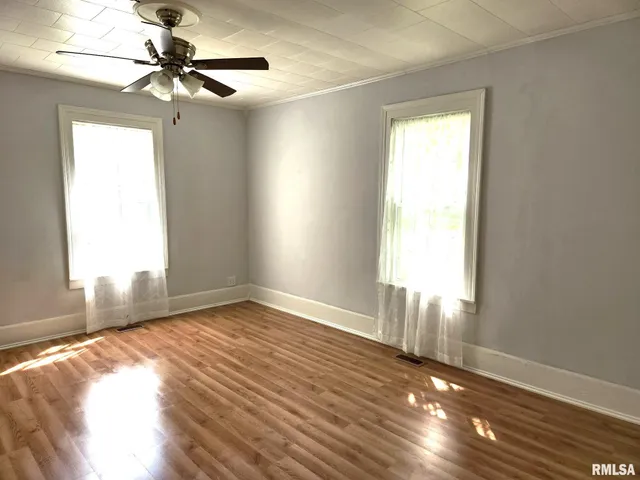 $155,500 | 228 4th Street, Lincoln, IL 62656