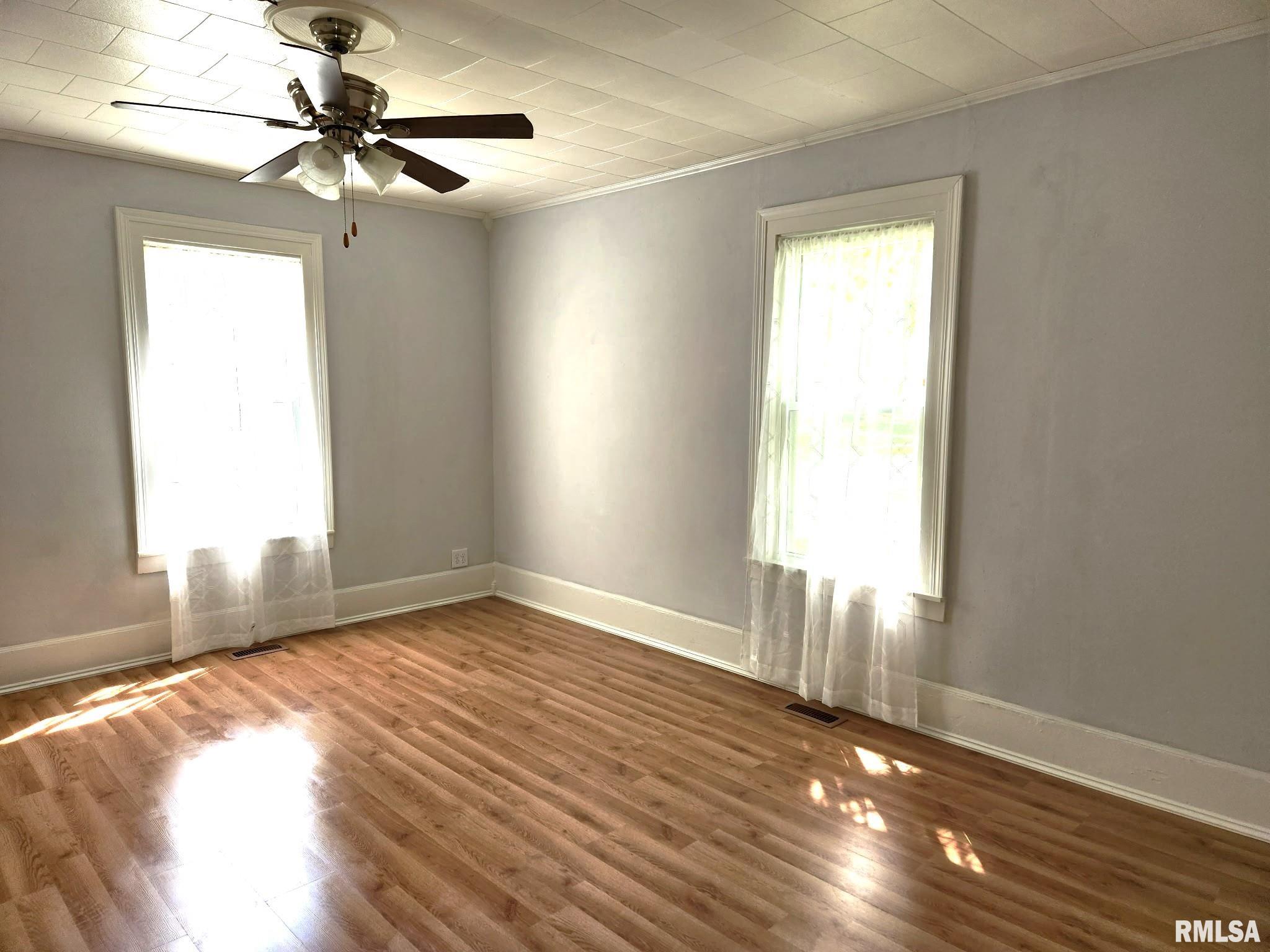 228 4th Street Lincoln, IL 62656 - Photo 14 of 38