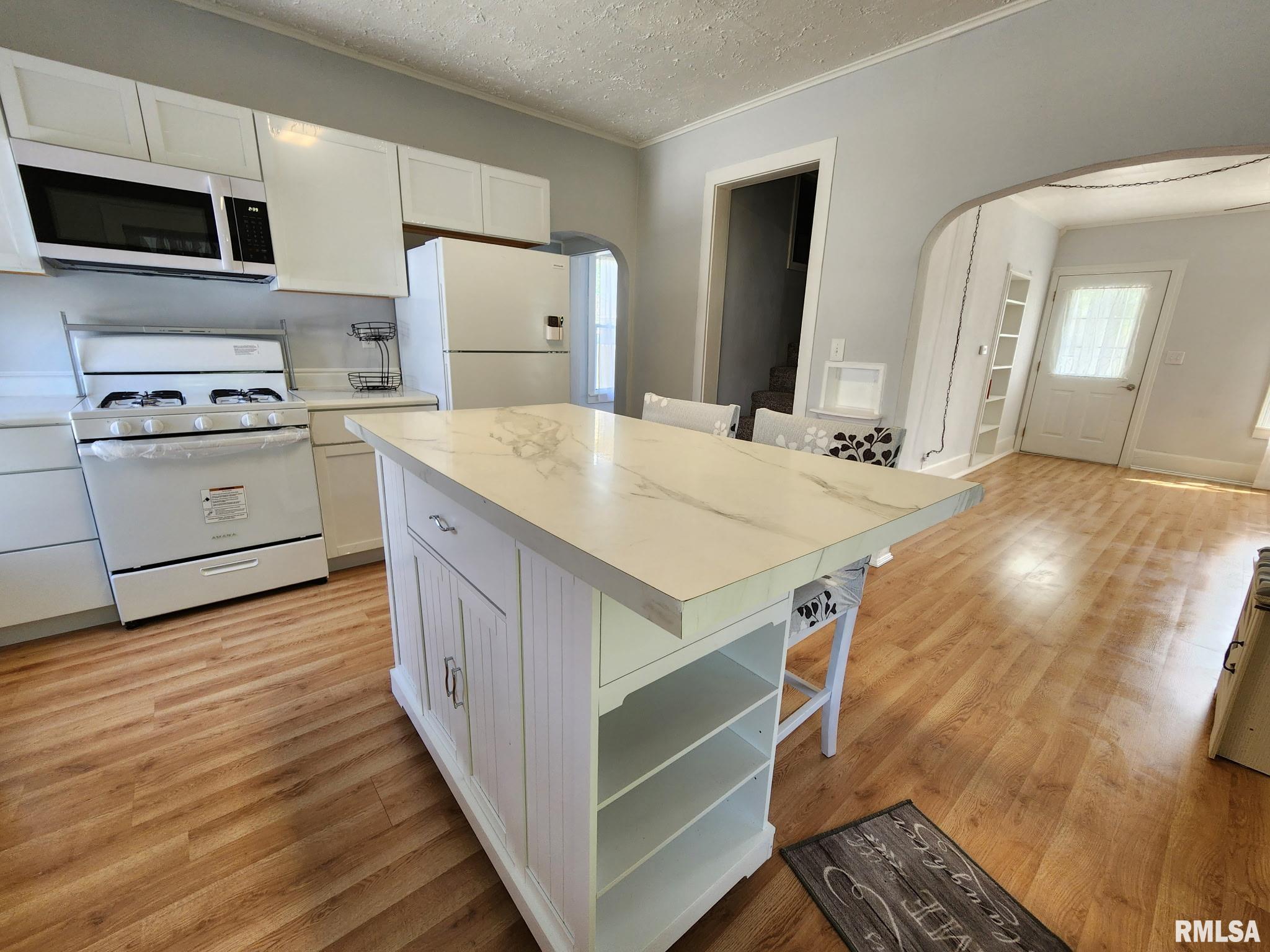 228 4th Street Lincoln, IL 62656 - Photo 16 of 38