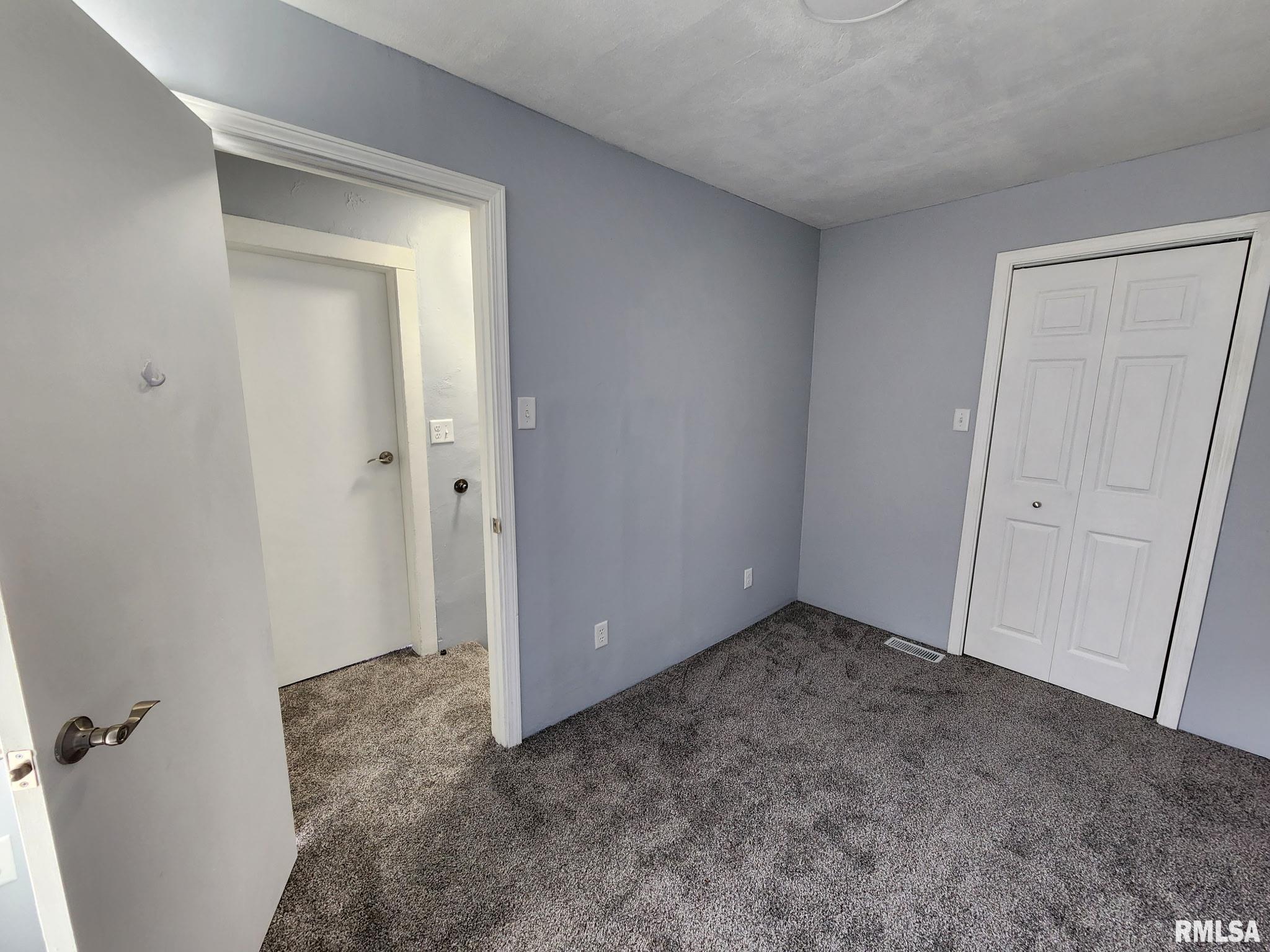 228 4th Street Lincoln, IL 62656 - Photo 24 of 38