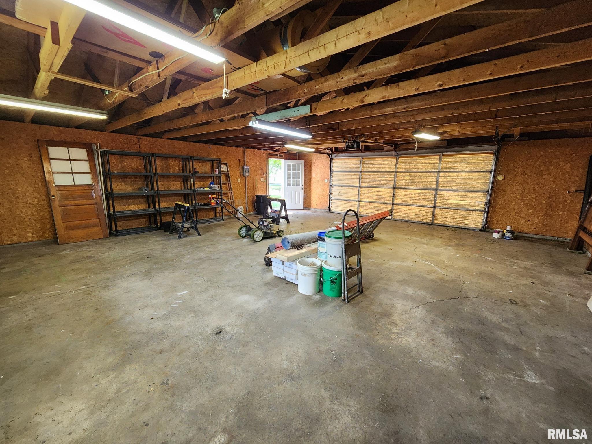 228 4th Street Lincoln, IL 62656 - Photo 3 of 38