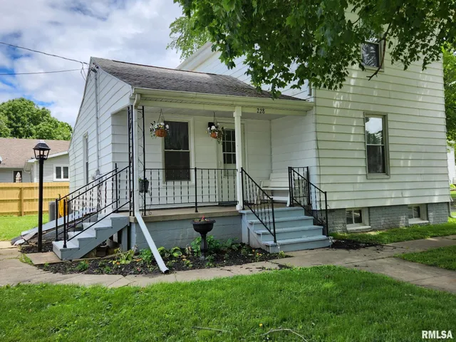 $155,500 | 228 4th Street, Lincoln, IL 62656