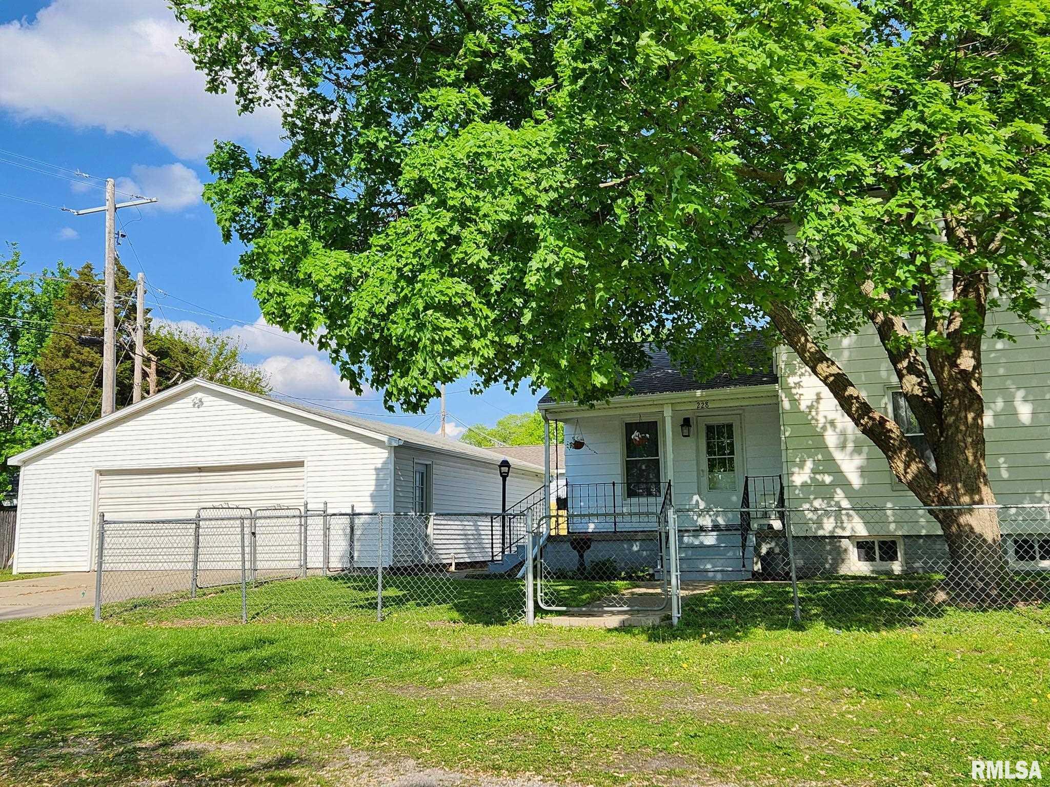 228 4th Street Lincoln, IL 62656 - Photo 32 of 38