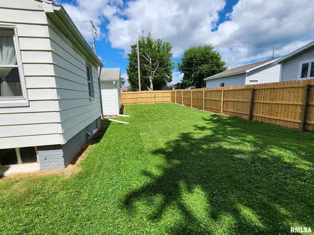 $155,500 | 228 4th Street, Lincoln, IL 62656