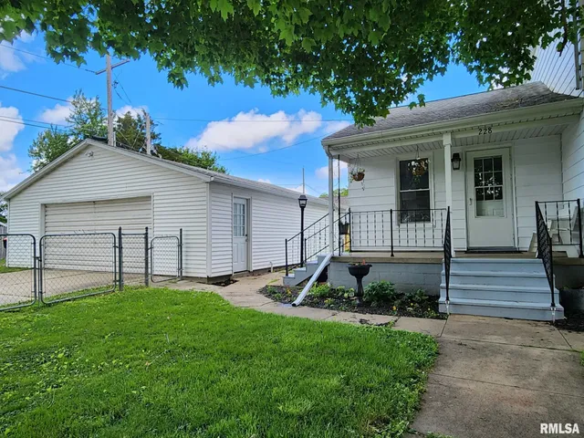 $155,500 | 228 4th Street, Lincoln, IL 62656