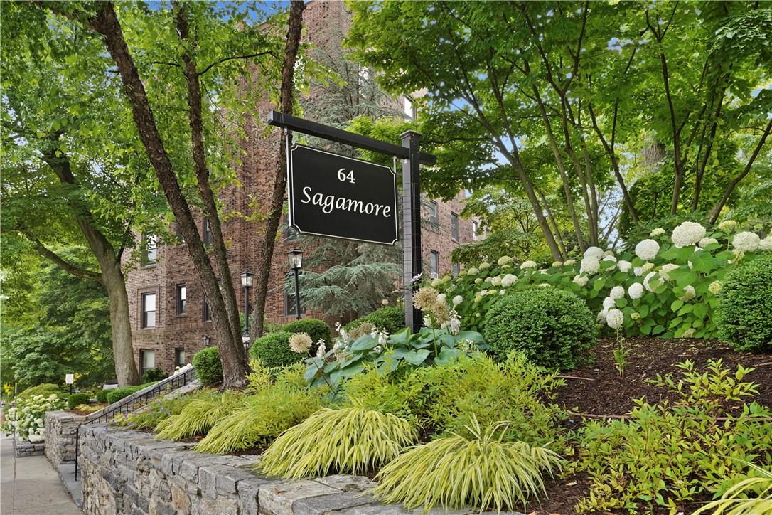 a sign that is sitting in a yard