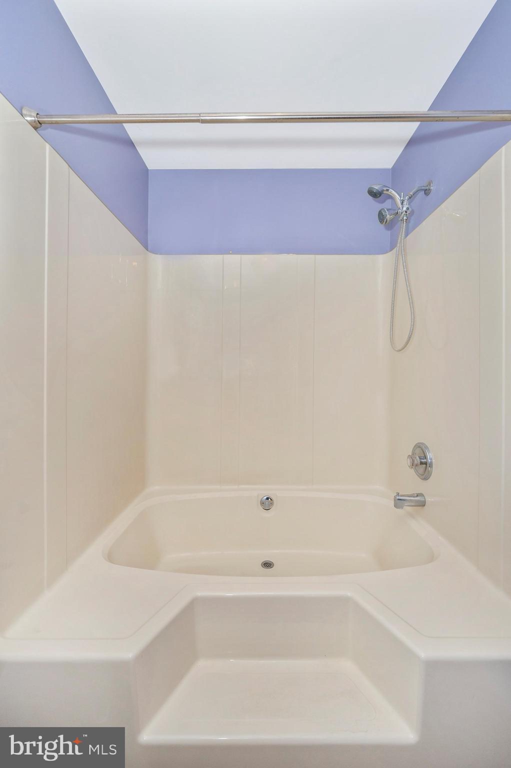 13835 Pryor Road Thurmont, MD 21788 - Photo 33 of 64 Primary Bathroom