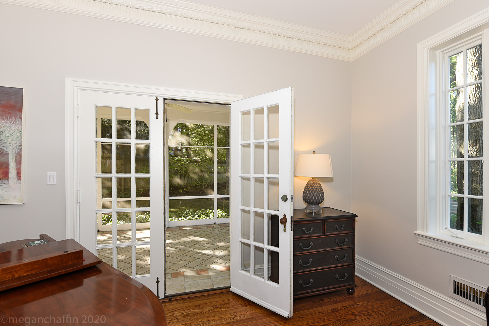 825 Sheridan Road Glencoe, IL 60022 - Photo 11 of 40 a view of room with wooden floor and windows