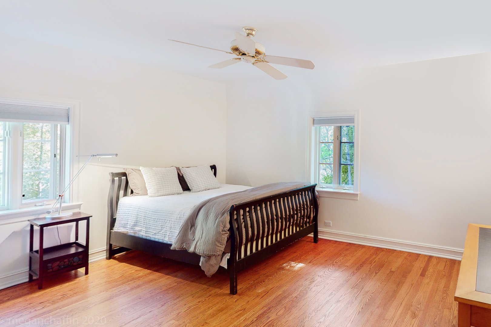 825 Sheridan Road Glencoe, IL 60022 - Photo 23 of 40 a bedroom with a bed and a window