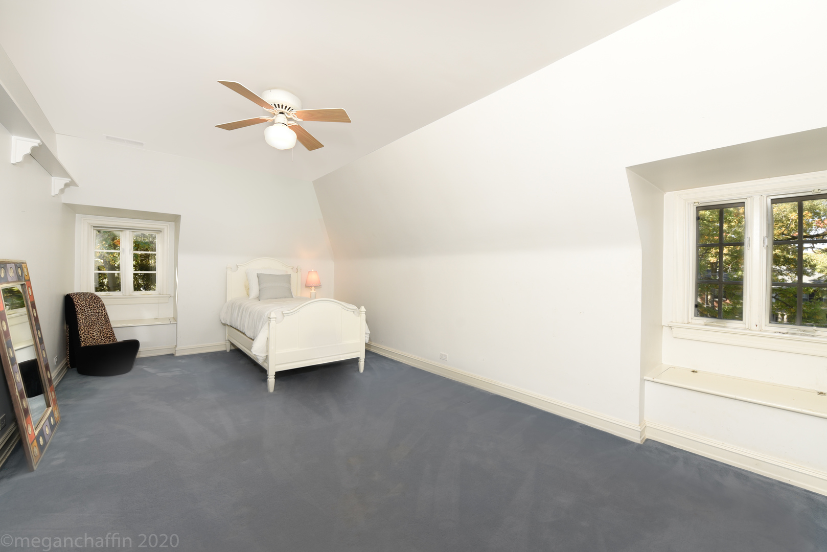 825 Sheridan Road Glencoe, IL 60022 - Photo 26 of 40 a bedroom with a bed and a window