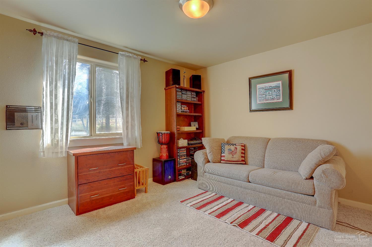 62515 Waugh Road Bend, OR 97701 - Photo 15 of 25 Gallery Image 15