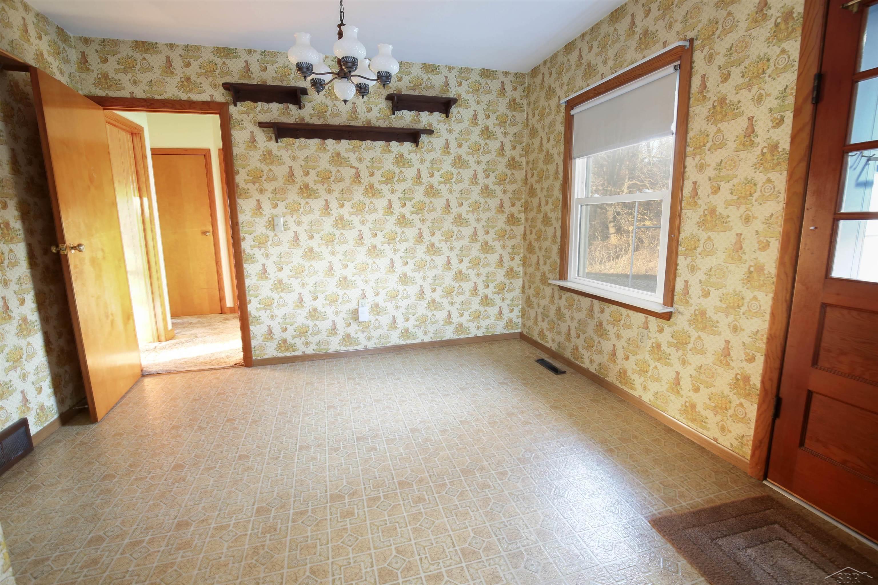 1701 South Castor Road Midland, MI 48640 - Photo 17 of 34 50126899-18.JPG