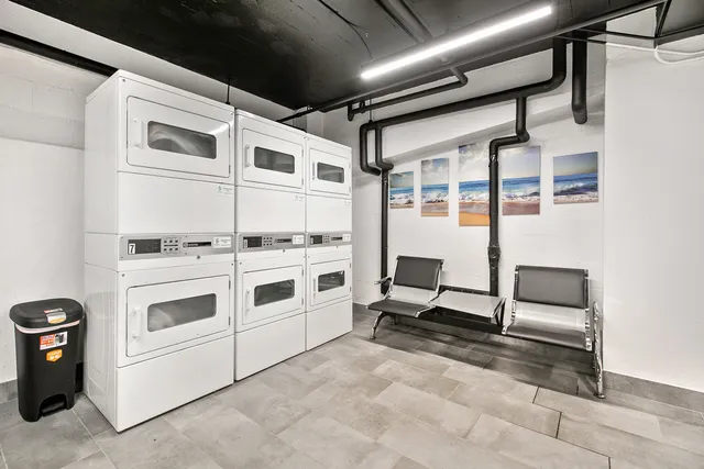 $1,489 | 5858 North Sheridan Road, Unit 1105, Chicago, IL 60660