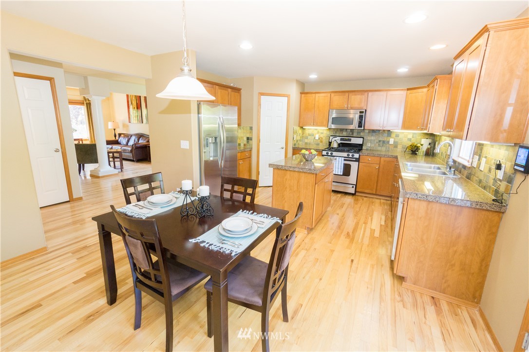 3117 179th Street Southeast Bothell, WA 98012 - Photo 7 of 25
